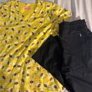 Yellow Bee Print Scrub Set
